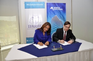 Banco Nacional e IFARHU firman acuerdo que facilita cobro de Beca Universal