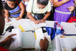 Segundo día de pagos de becas en La Chorrera y Capira
