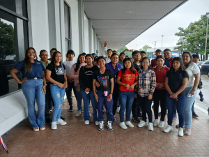 Estudiantes del IFARHU de Chiriquí participan en la Feria del Libro