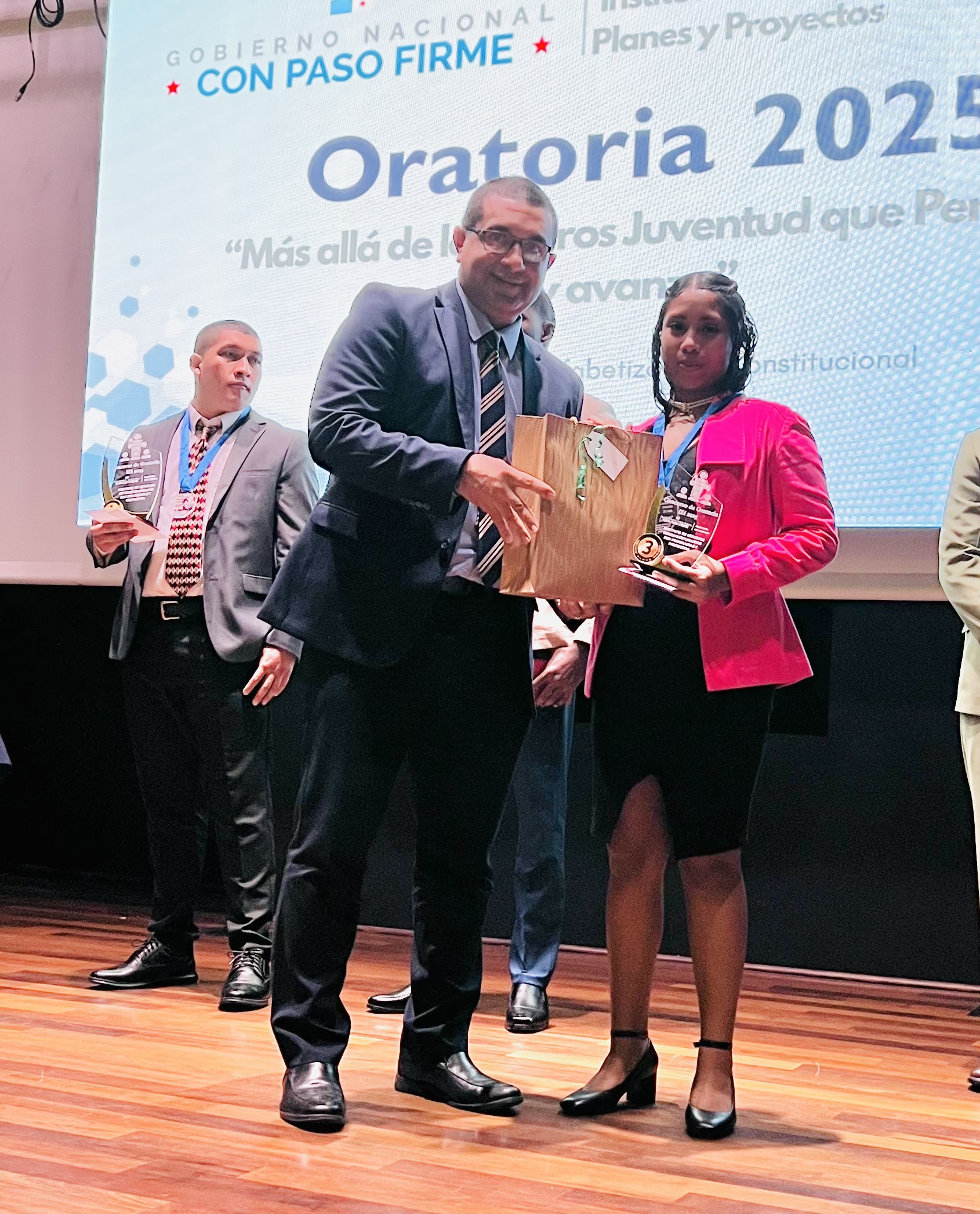 Internos participan en Concurso Nacional de Oratoria “Más allá de los muros, juventud que persevera y avanza”