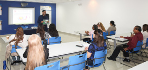 IFARHU inicia actividades de la Campaña de la Cinta Rosada y Celeste 2025 con charla preventiva