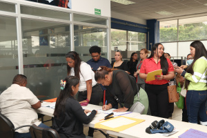 Director General del IFARHU supervisa pagos del PASE-U en centros educativos de Panamá Norte