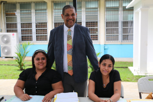 Director del IFARHU supervisa el segundo día de pagos del PASE-U en la provincia de Colón