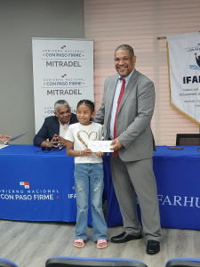 Continúa pago del Programa Abrazo de Futuro en Panamá Oeste