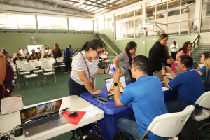 IFARHU avanza en la modernización del pago de beneficios estudiantiles con tarjetas Mastercard